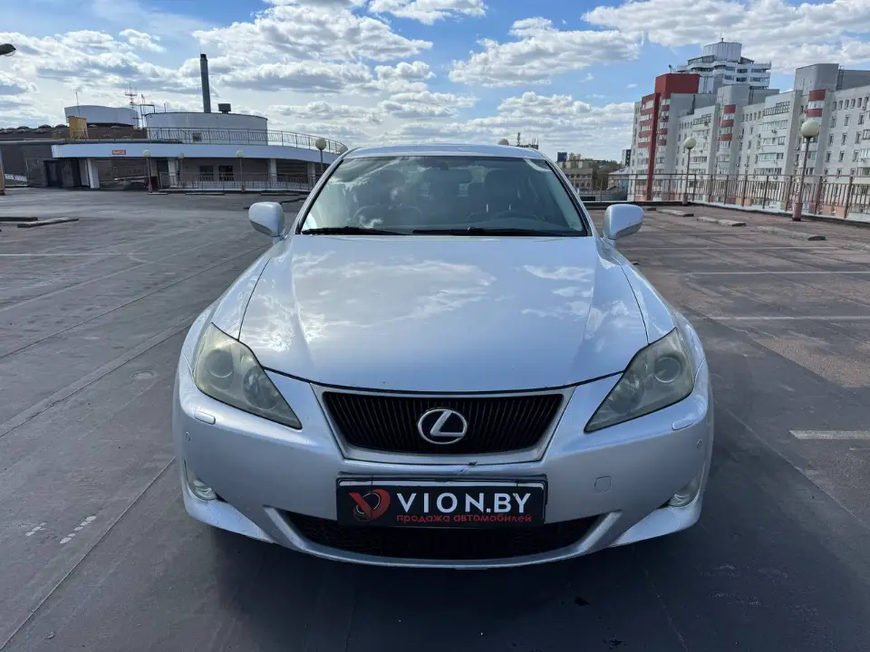 LEXUS IS