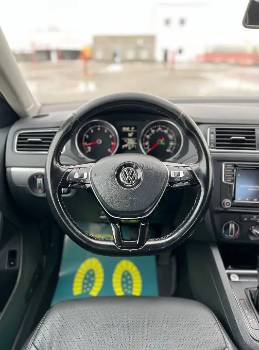 VOLKSWAGEN JETTA