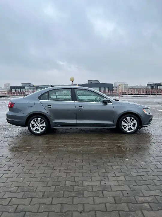 VOLKSWAGEN JETTA